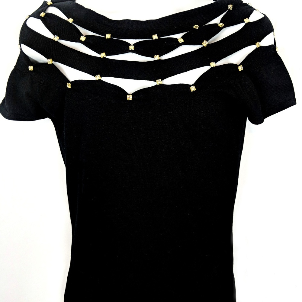 MOTIVE Medium Black Cut Out Top With Caged Neck